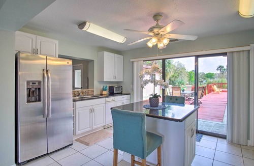 Tropic House | Cozy Melbourne Home w/Deck & Pool: 5 Mi to Beach!