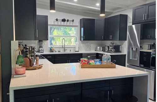 Clermont House | Cozy Mod Escape, Sleeps 7, "Oak Tree House" in Clermont Florida