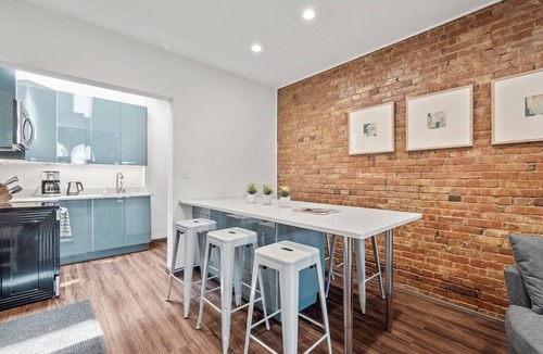 South Side Flats Apartment | Cozy&Modern 2Bdr Apt PIttsburgh