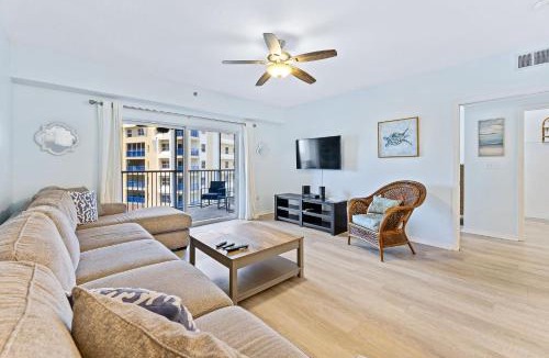 New Smyrna Beach Apartment | Cozy Oceanwalk Condo: Resort Amenities Beach Steps Away OW8-403