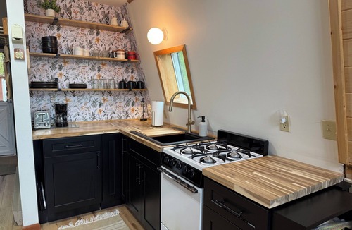 Republic Cottage | Cozy, private lakefront cottage with sunset view!