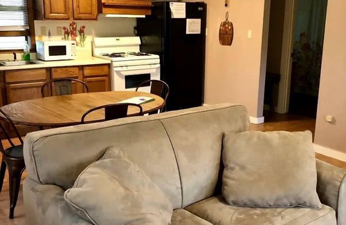 Hot Springs Cabin | Cozy Relaxing Cabin with Lake Views in South Dakota