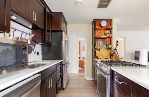 Loyal Heights Villa | Cozy Seattle Hideaway – Space for Family & Friends