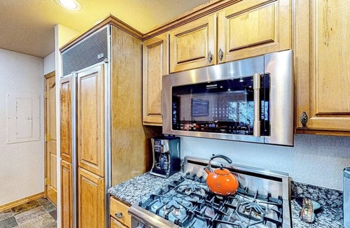 Edwards Condo | Cozy slope-side stay with excellent resort perks & scenic balcony