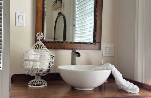 Howell House | Cozy stay awaits at The Farmhouse at The Carr Farm in Howell!