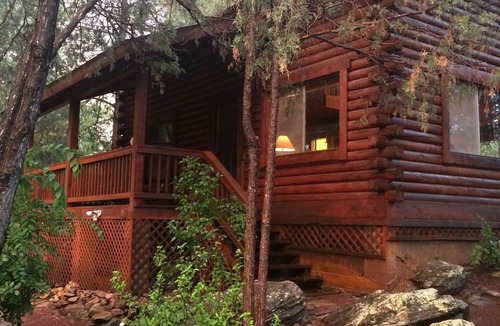 Whispering Pines Cabin | Cozy streamfront cabin nestled in the pines