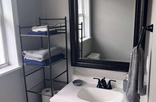 West Melbourne Apartment | Cozy Studio: 12 mins to Beach and a walk to Mall