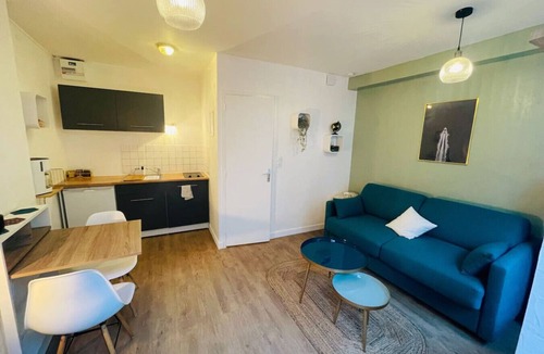 Saint-Nicolas Apartment | Cozy studio in an ideal location with private access