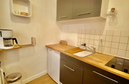 Saint-Nicolas Apartment | Cozy studio in an ideal location with private access