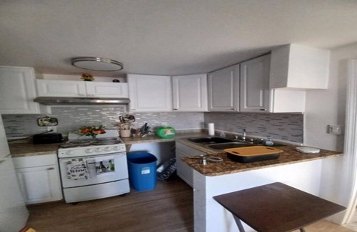 Kingston Apartment | Cozy studio in beautiful Daytona Beach with AC and off-street parking