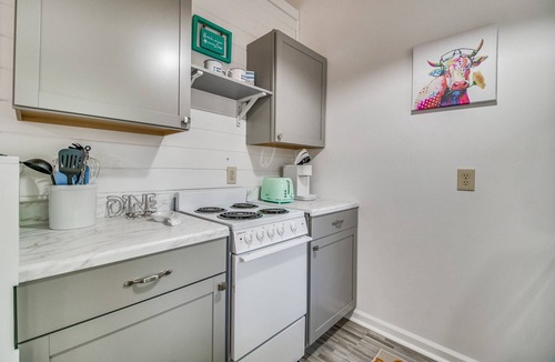 East Hill Cottage | Cozy Studio Nook for 2 East Hill Pensacola