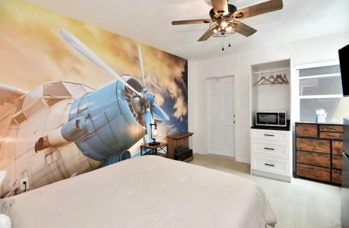 Daytona Beach Shores Hotel | Cozy Studio Suite Near Beach w Kitchenette #3