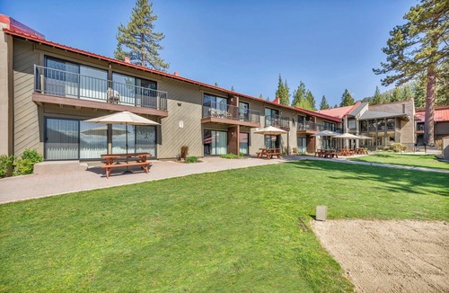 Truckee Condo | Cozy Studio w/Kitchenette and Balcony #212 at Donner Lake Village