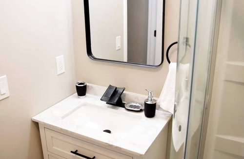 Royal Oak Apartment | Cozy studio with AC and WiFi in charming Royal Oak