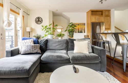 Miller Park House | Cozy Townhouse in the Heart of Capitol Hill