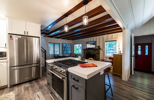 Sunnyside House | Cozy Updated Tahoe Park Gem! Pet Friendly!