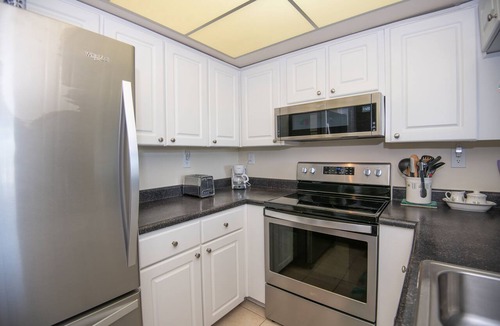 Belle Vista Condo | Cozy Waterfront Condo | Patio & Beach Access