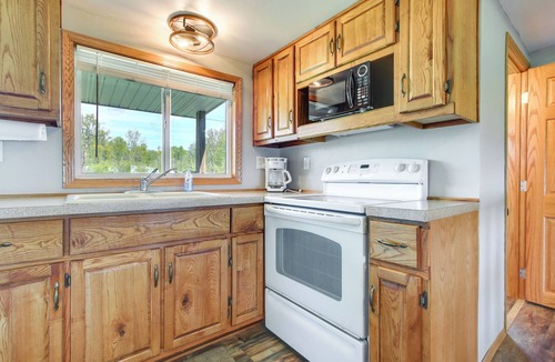 Abrams Cabin | Cozy Waterfront Home on the Bay of Green Bay!