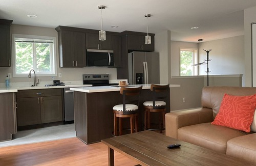 Woodway Apartment | Cozy Work or Play ADU in Edmonds