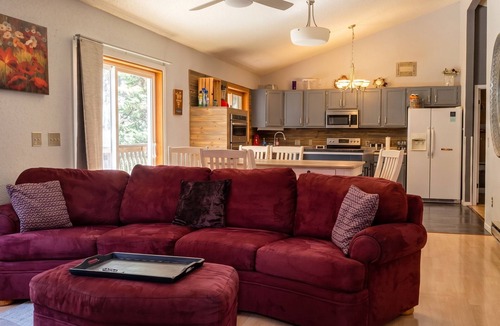 Rapid City House | Creek-side Paradise + Hot Tub + Bar + Sleeps 8 + Black Hills