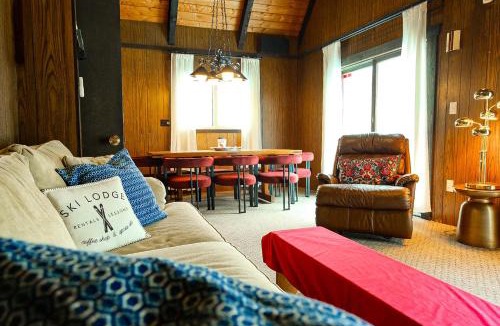 Bessemer Ski Chalet | Creekside Chalet - Huge Indoor Spa