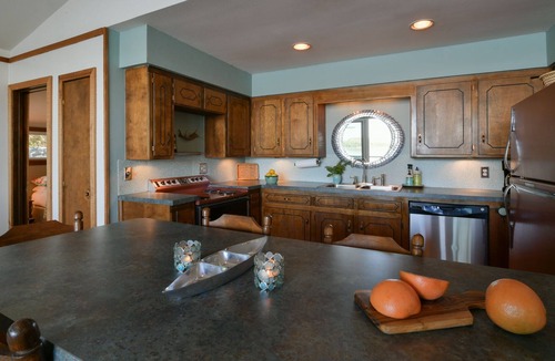 Graford Cabin | Cross Timbers: Stunning Views! Enchanting Peninsula Lakefront Home with Dock, Kayaks, Hiking!