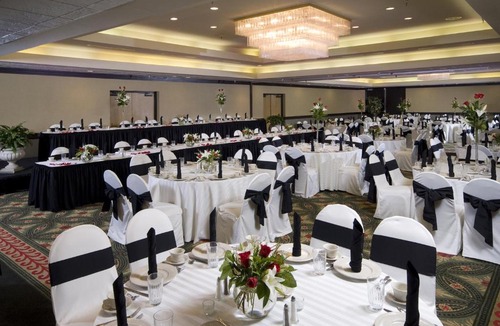 Wayne Hotel | Crowne Plaza Indianapolis-Airport by IHG
