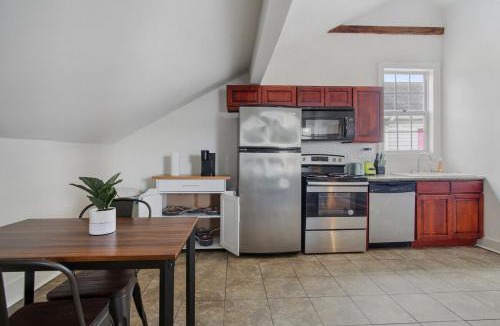 South 7th Ward Apartment | Cute 1bed 1bath 4block French Q near Bourbon St and Jazz venues