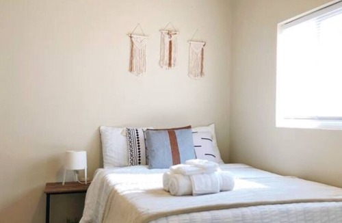 Hayward House | Cute backyard 1B1B ADU in a convenient location