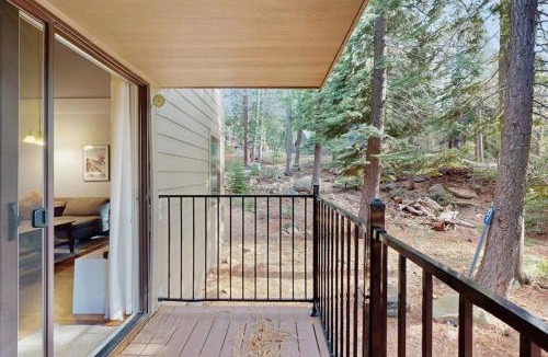 Carnelian Woods House | Cute condo with shared pool hot tub and tennis