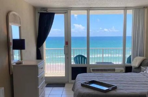 Daytona Beach Shores Condo | Cute Studio! Remodeled! Direct Ocean Front! Pirates Cove 6th Floor
