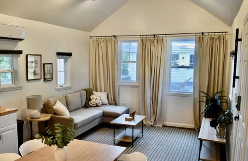 Cedar Falls House | Cute tiny home with everything you need!