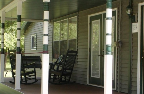 Whalan House | Cyclin-Inn - Charming Home in Whalan, on Root River Bike Trail