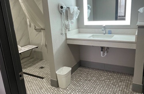 Gainesville Hotel | Days Inn by Wyndham Gainesville