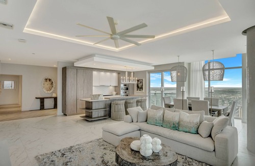 Brush - Stewarts Hotel | Daytona Grande Oceanfront Resort