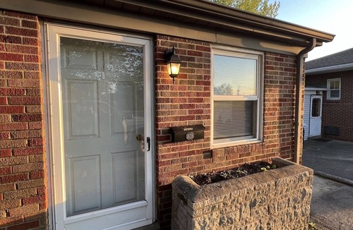 Evansville House | Deaconess Gateway 3 miles, Quiet, Open, 1BDRM, Private Parking & More!