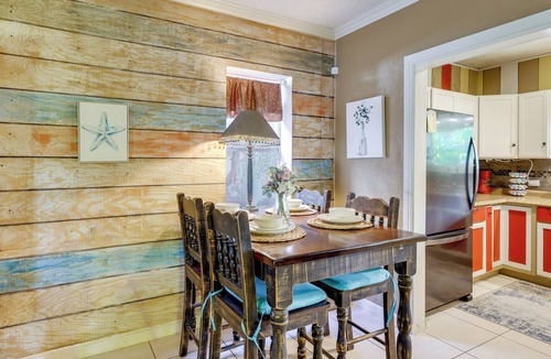 Port Isabel Cottage | Deck, Fire Pit & Grill: Port Isabel Home!