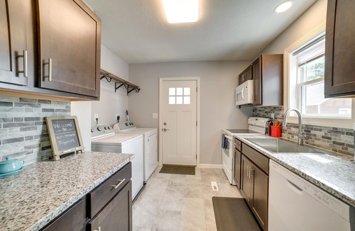 Natrona Heights Cottage | Deck & Patio: Inviting Abode in Natrona Heights!