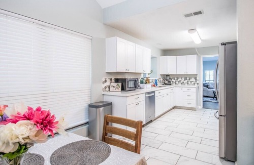 Northeast Carrollton House | Deevine Homes - Private Bedroom with Shared Bathroom (1)