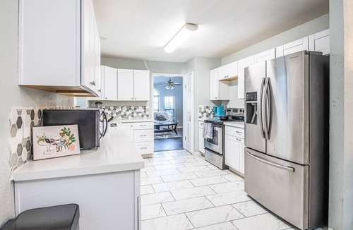 Northeast Carrollton House | Deevine Homes - Private Bedroom with Shared Bathroom (2)