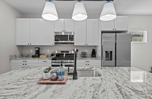 Indianapolis Apartment | Delightful modern duplex apartment well located in welcoming South Broad Ripple
