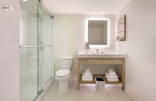 Daytona Beach Shores Hotel | Delta Hotels by Marriott Daytona Beach