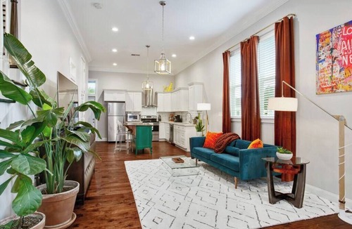 Milan House | Designer's Dream! 3 bed/2.5 bath