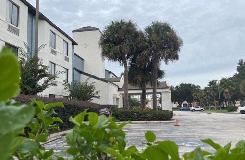 West Kissimmee Hotel | Destiny Palms Hotel Maingate West