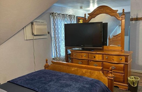 Lawton Apartment | Diamond Apartment with GYM - 2 miles to Fort Sill & just blocks to downtown!