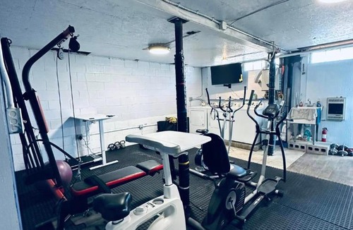Lawton Apartment | Diamond Apartment with GYM - 2 miles to Fort Sill & just blocks to downtown!