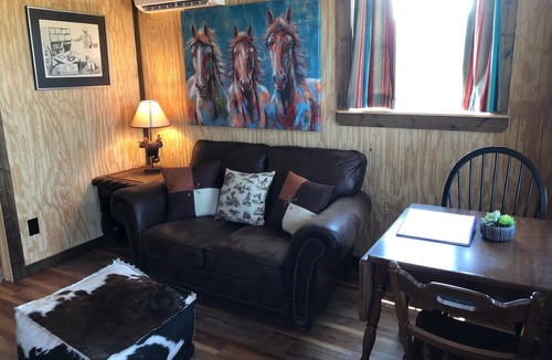 Glen Rose Cabin | Dinosaur Valley RV Park Cabin 1