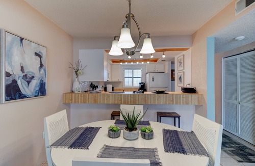 Brown Condo | Discounted rates on this Beautiful Beach View Condo