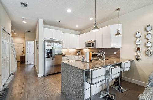Four Corners House | Discover Serenity in Our Elegant Townhouse Retreat steps away from Disney!