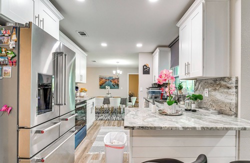 Spring Hill House | Disney Day Trips! Lakefront Home w/Heated Pool